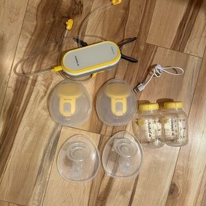 Medela Hands-Free Freestyle Breast Pump